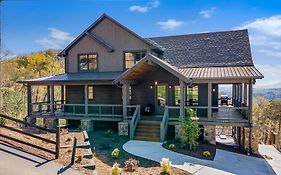 Mountain Air Luxury Cabin